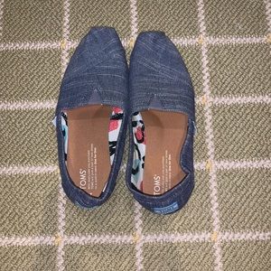 TOMS Shoes